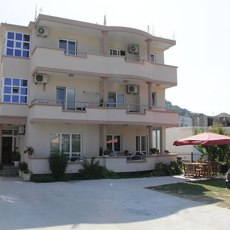 Apartment Family Ulcinj Exterior foto