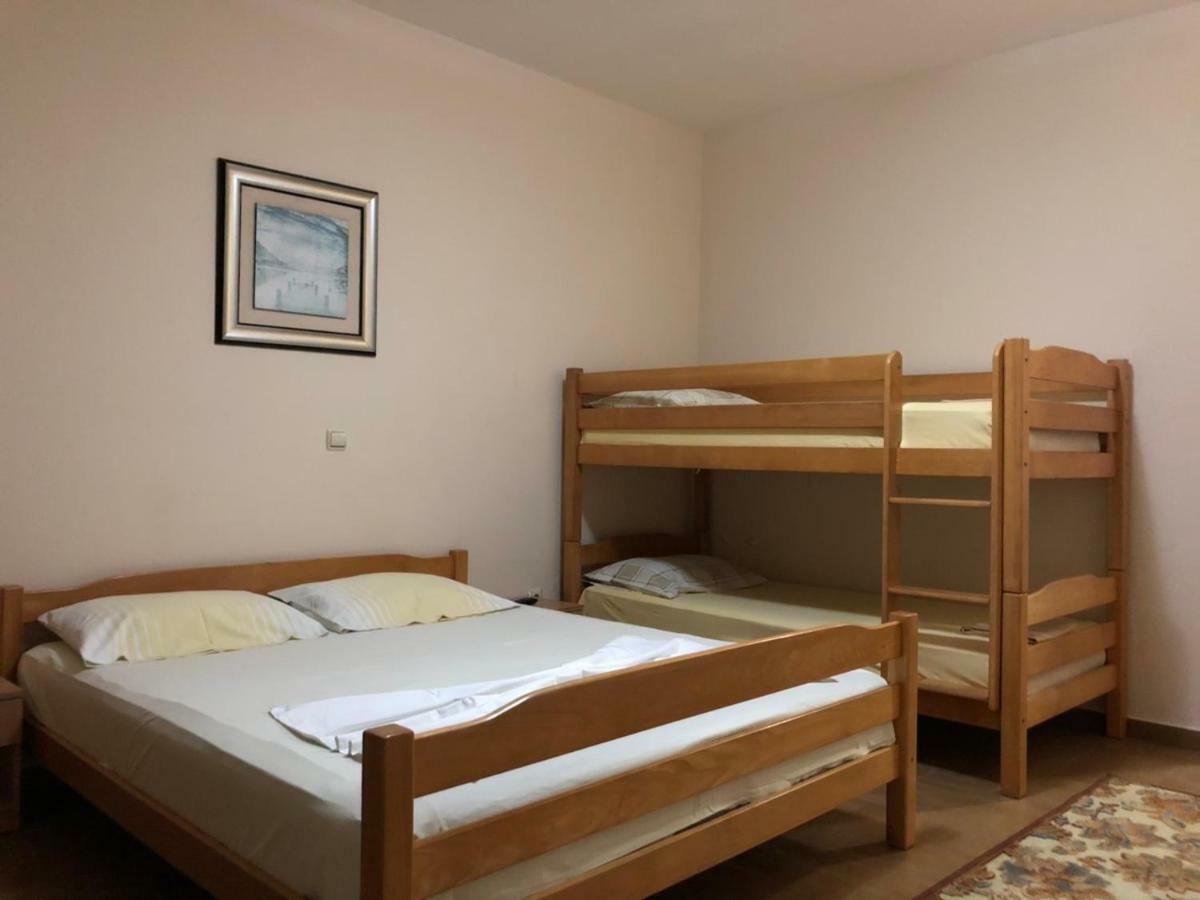 Apartment Family Ulcinj Quarto foto